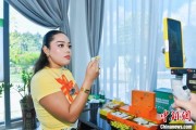 开封泰国主播品三亚榴莲：“尝到了家乡味”
